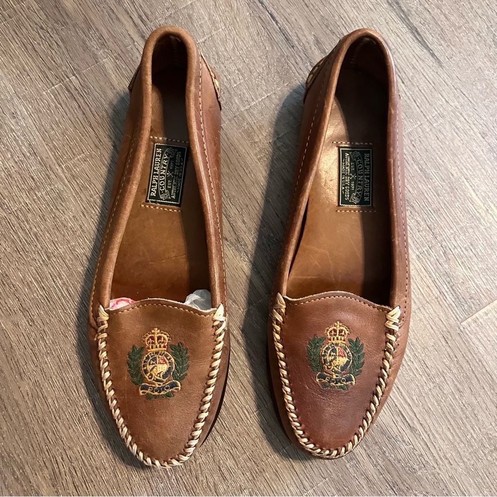 Ralph Lauren Tan Leather Embroidered Crest Loafers - Picture 2 of 9